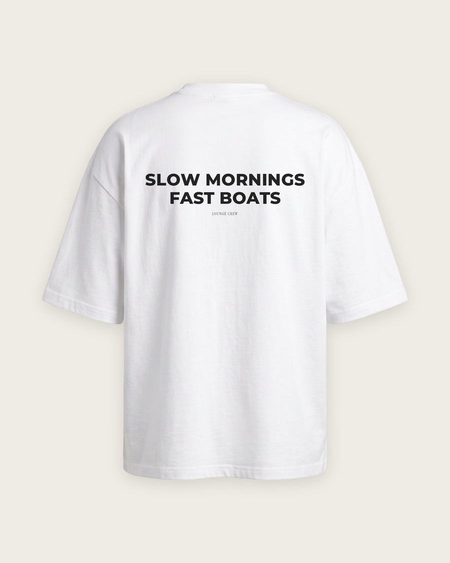 Camiseta Oversized “Slow Mornings, Fast Boats”