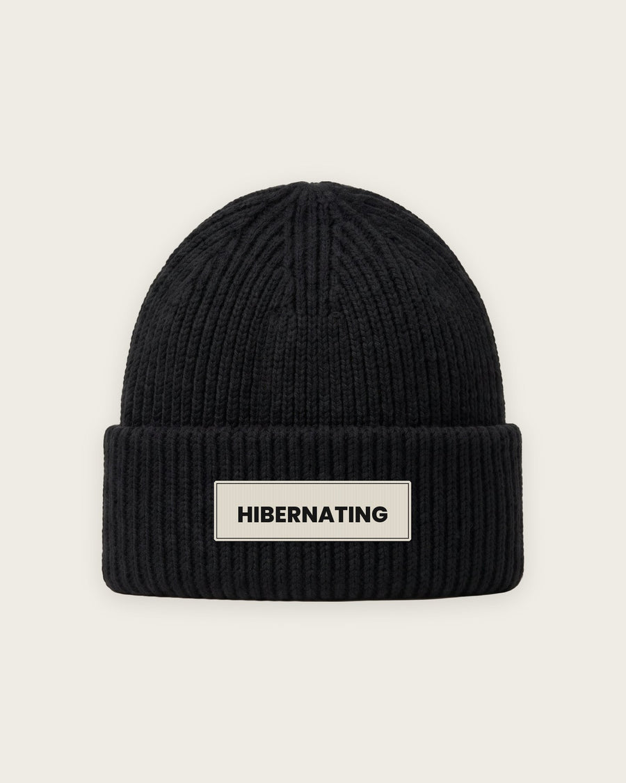 Gorro Canelado “Hibernating With My Investments”