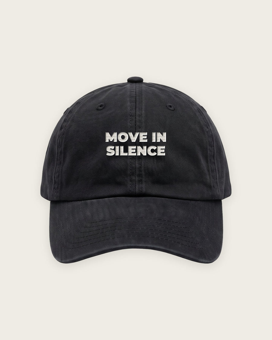 Boné Dad Hat “Move in Silence”