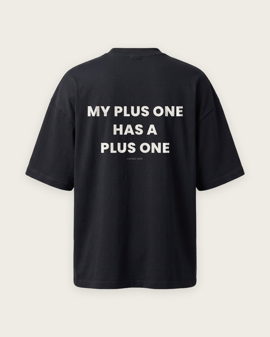 Camiseta Oversized “My Plus One Has a Plus One”
