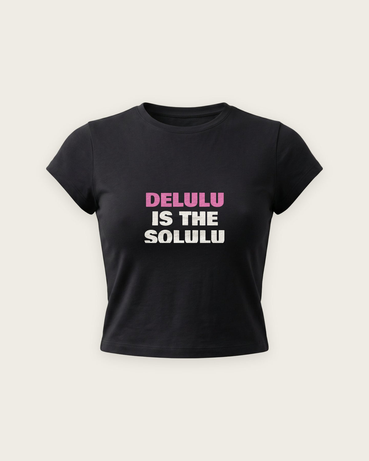 Baby Tee “Delulu Is the Solulu” — Preto